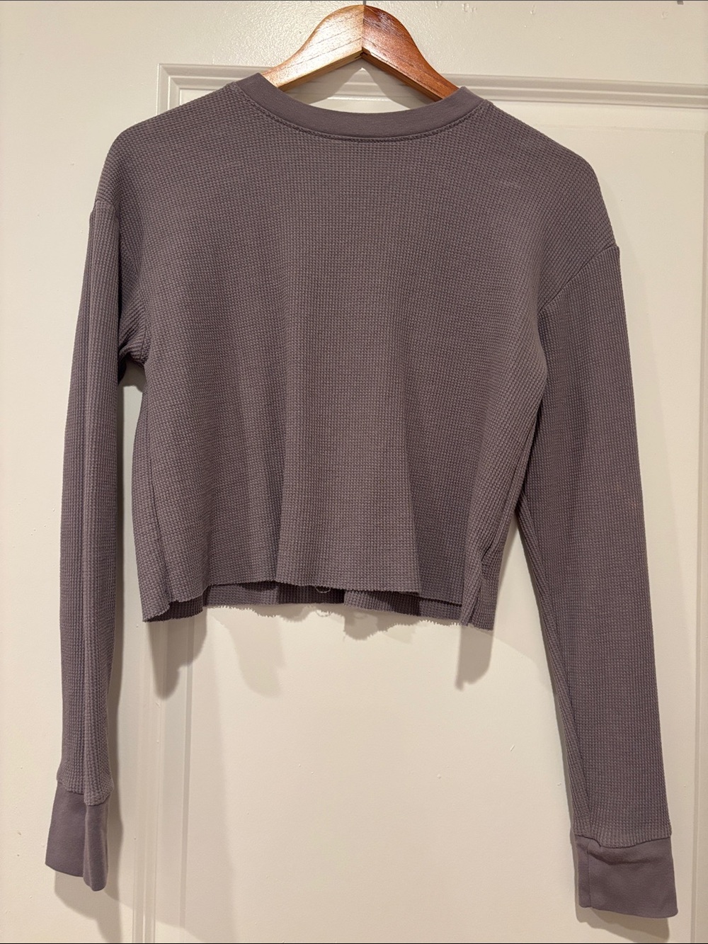 Waffle-Knit Long Sleeve Crop Top - Gray
